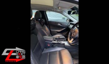Mercedes Benz GLA 200 full